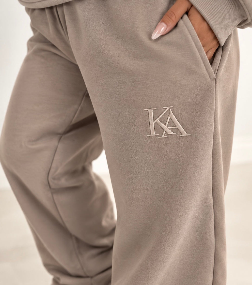 PRE-ORDER KALÉA Luxe Quarter Zip Jogger Set