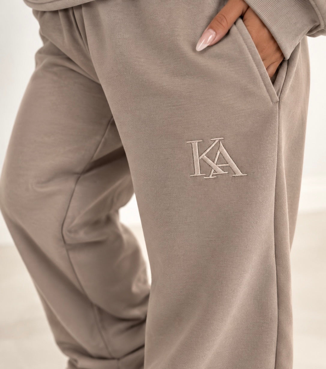 PRE-ORDER KALÉA Luxe Quarter Zip Jogger Set