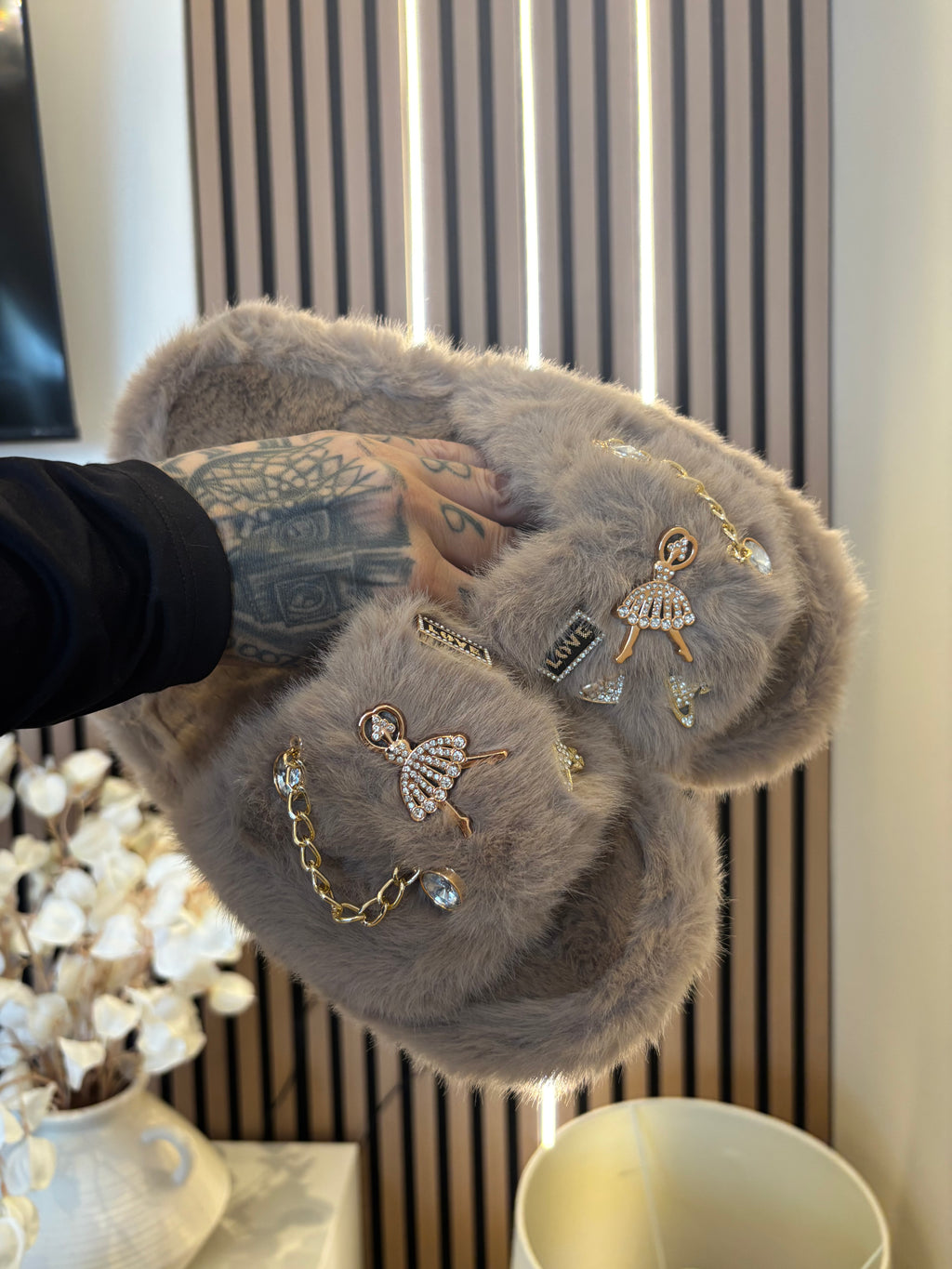The Bella Luxe Charm Fluffy Slippers ✨💎