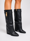 The Kensington Lock Detail Boots -black
